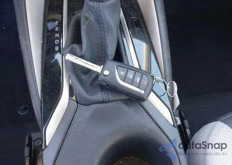 2025 Toyota Corolla Le z USA, uszkodzony, nr VIN 5YFB4MDE0SP235260